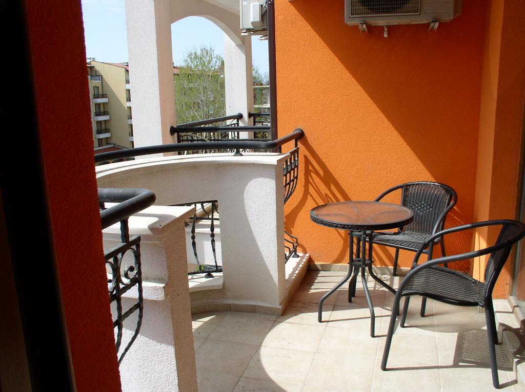 Lvv Palace Apartment Napospart Kültér fotó