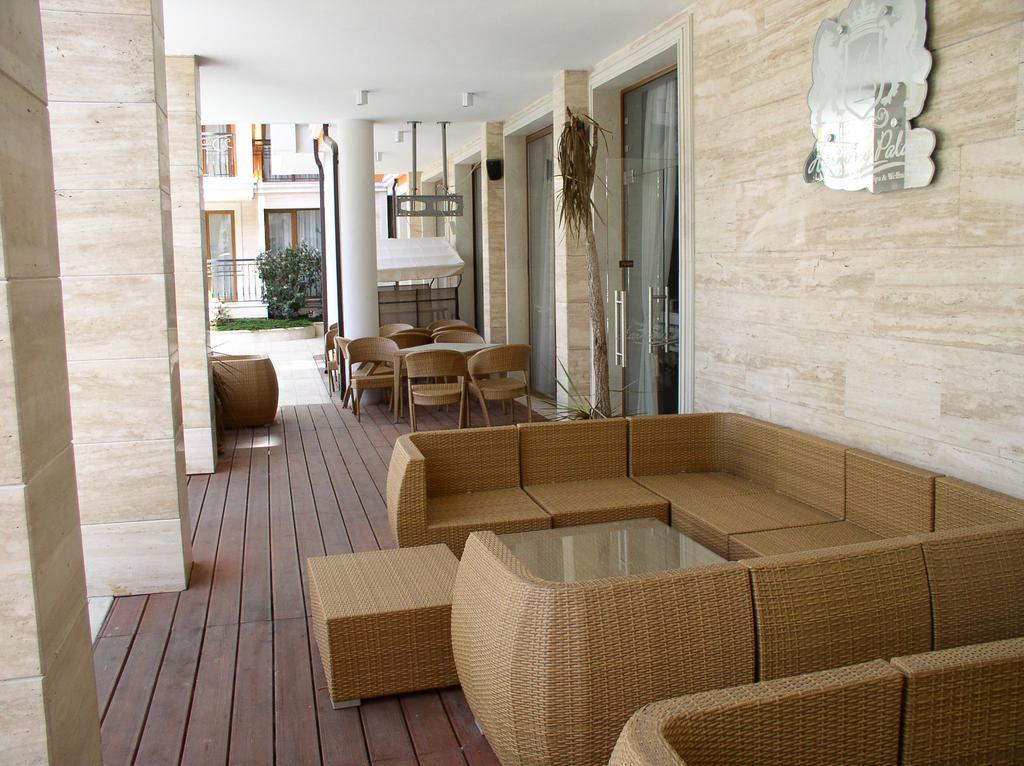 Lvv Palace Apartment Napospart Kültér fotó